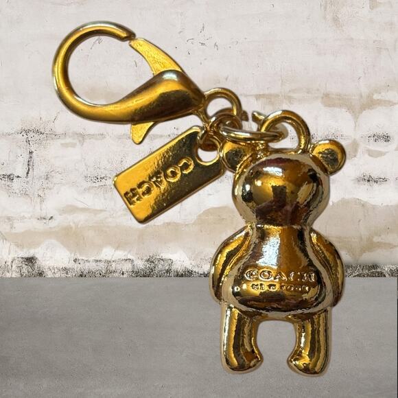 Giveaway COACH Gold Teddy Bear Bag Charm - Picture 2 of 3